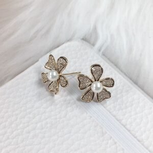 Flower Trend Imitation Pearl Stud Earring